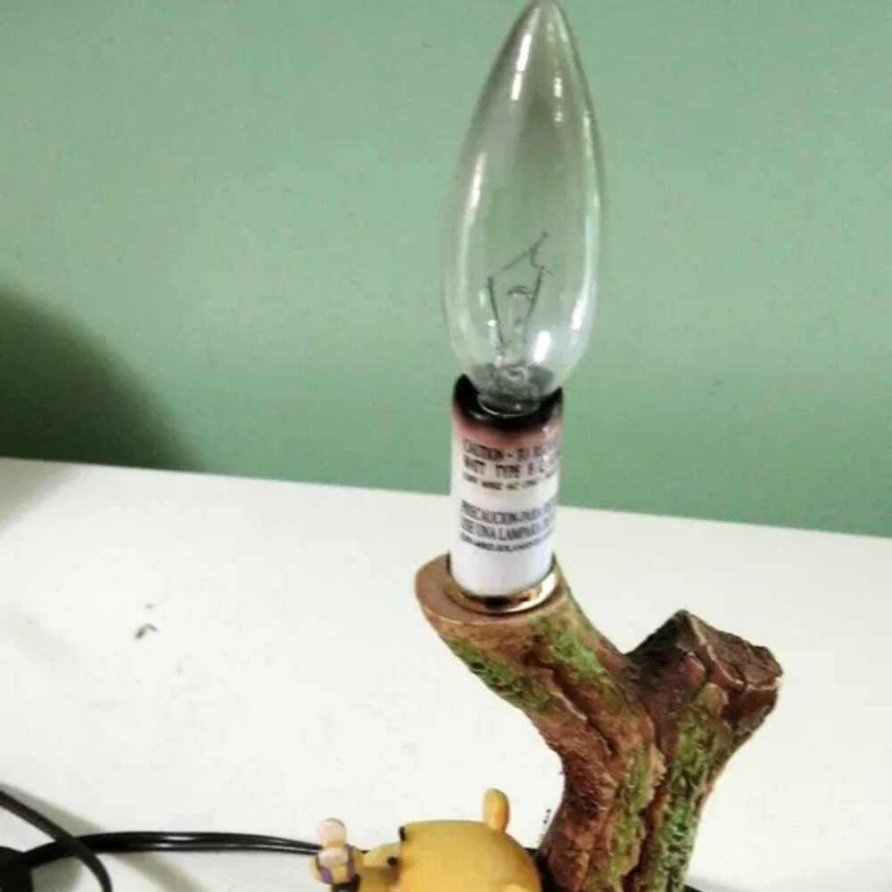 Winnie the Pooh table lamp made by Hampton Bay in 2002 - Picture 8 of 10